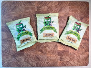 Мучные полоски ФИОЛЕТОВЫЕ со вкусом острых куриных крылышек 76 гр: Горох жареный со вкусом ВАСАБИ 