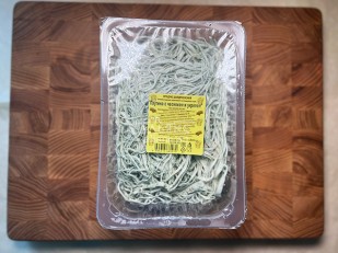 Кнуты  Салями Томатис 50 гр: Сыр Чечил паутинка (зелень чеснок)  500 гр.