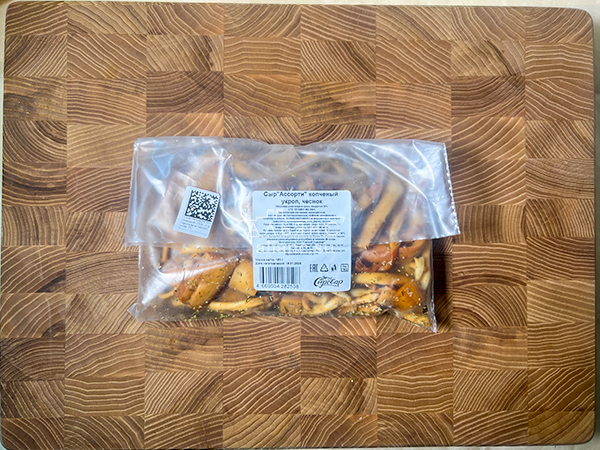 Сыр 150 гр ГОРНЫЙ СЫРОВАР (Ассорти копчёный с укропом и чесноком) в Нахабино