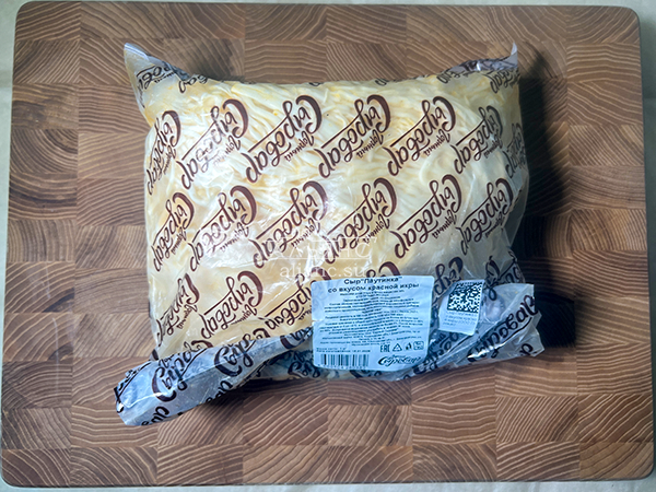 Сыр 1 кг ГОРНЫЙ СЫРОВАР (Паутинка со вкусом красной икры) в Нахабино